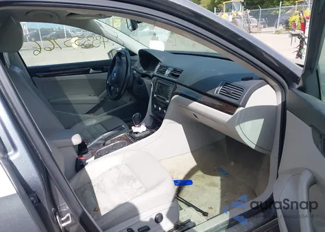 2015 Volkswagen Passat 2.0L Tdi Sel Premium z USA, uszkodzony, nr VIN 1VWCV7A3XFC095462